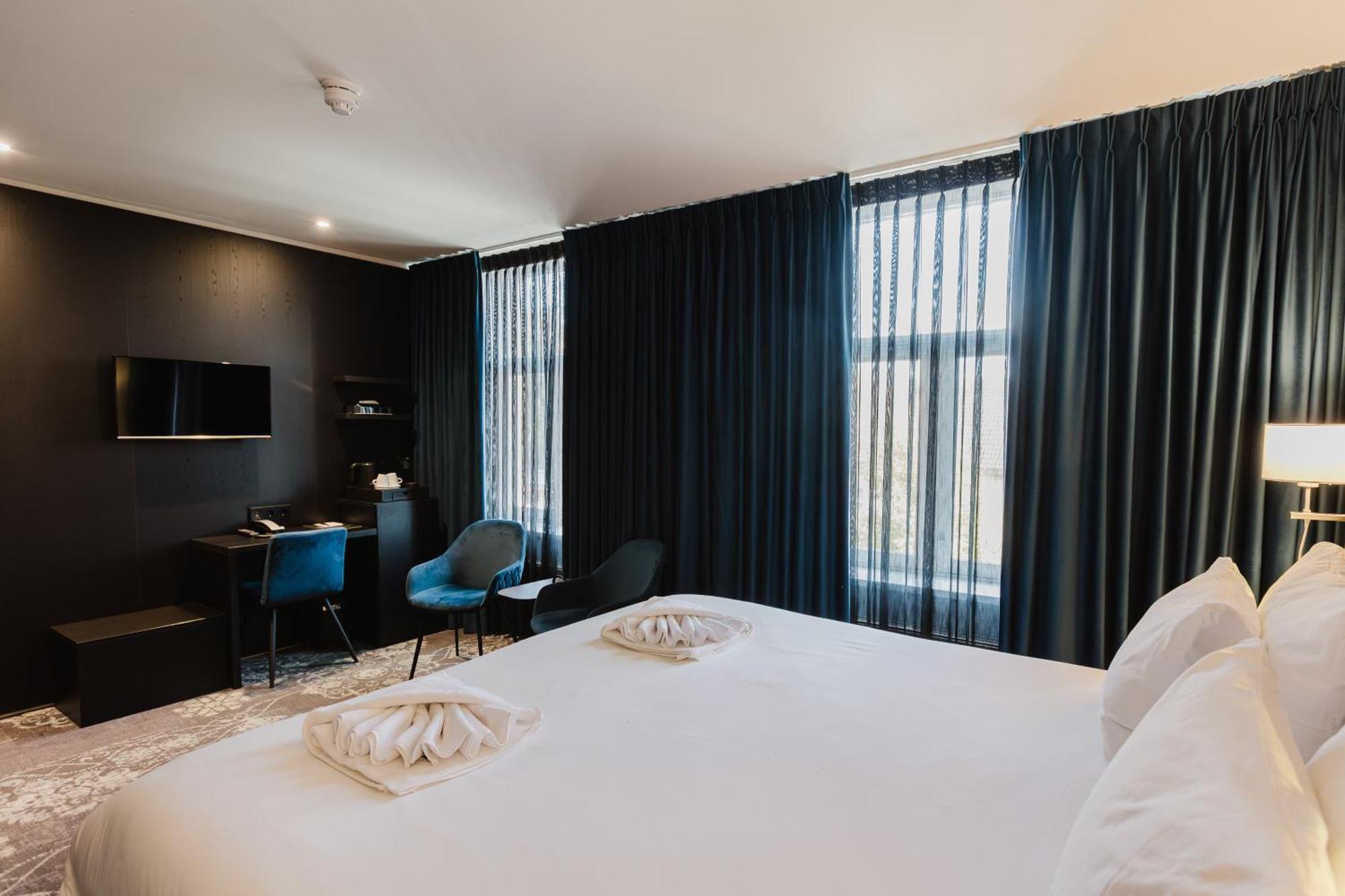 Atlas Hotel ファルケンブルフ エクステリア 写真