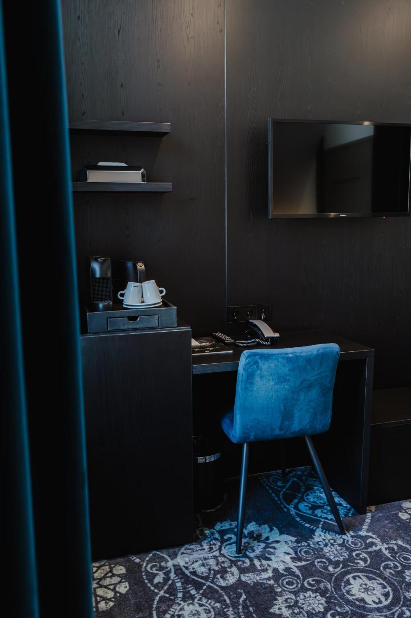 Atlas Hotel ファルケンブルフ エクステリア 写真